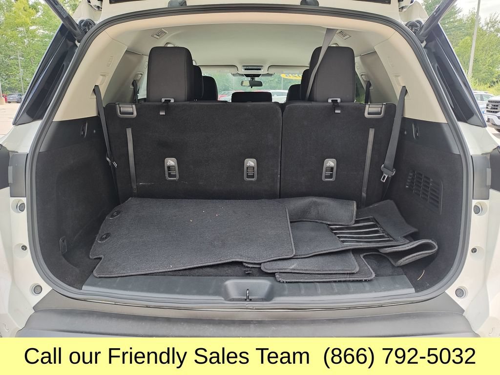 Used 2025 Nissan Pathfinder SV AWD/4WD image 21