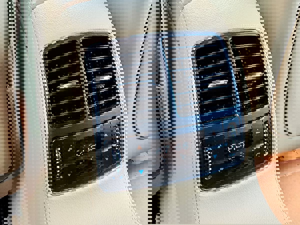 Used 2006 Mercedes-Benz CLS 55 AMG image 29