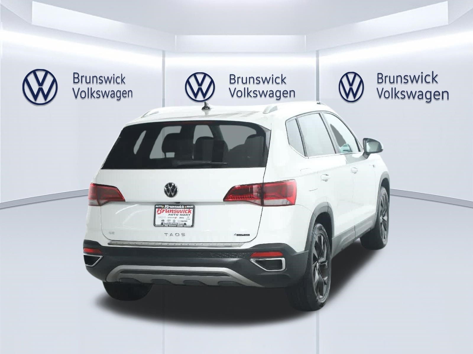 Certified 2023 Volkswagen Taos SE w/ Black Wheel Package AWD/4WD image 46