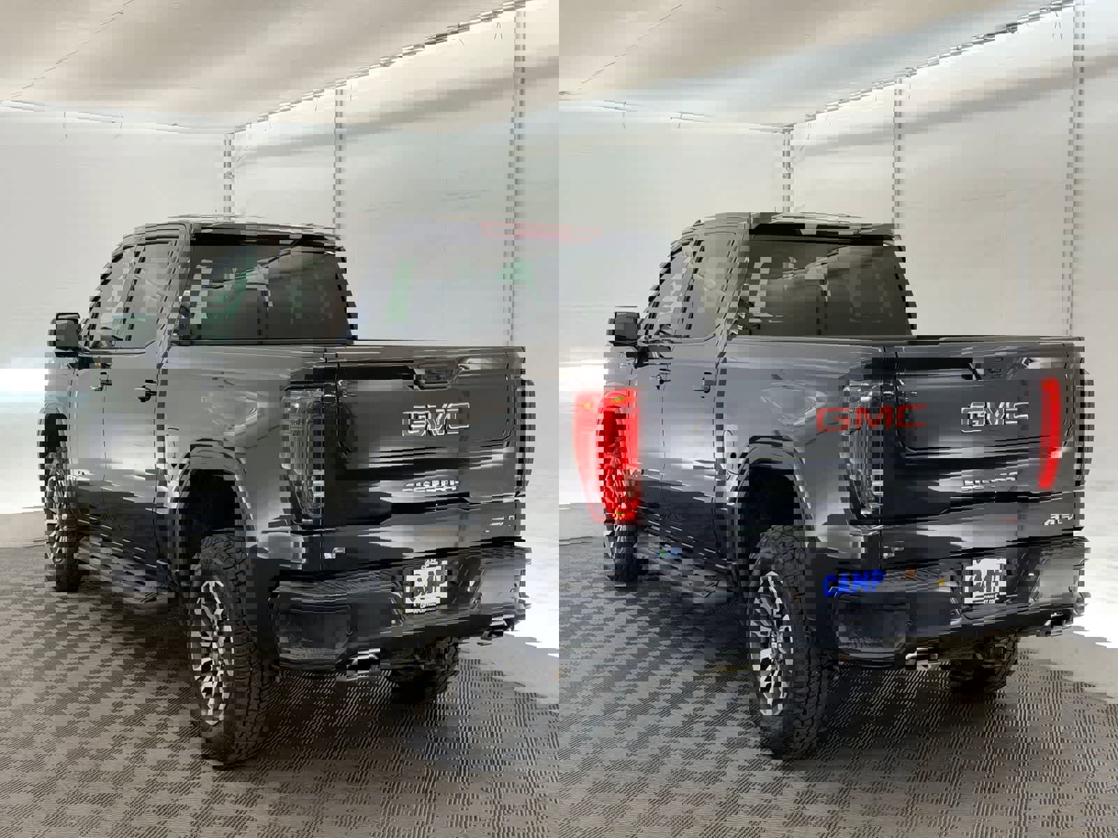 Used 2023 GMC Sierra 1500 AT4 image 4