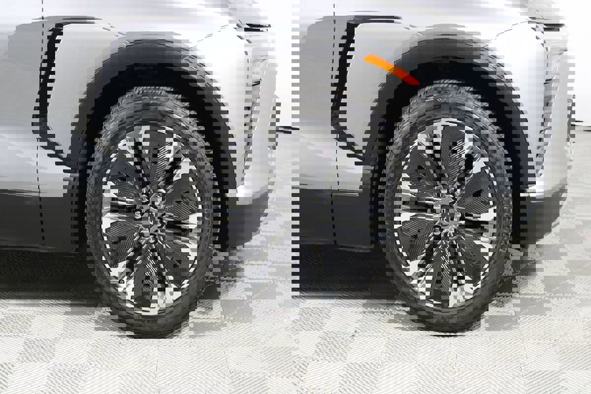 Used 2025 Chevrolet Blazer EV LT image 18