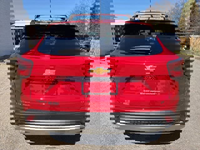 New 2026 Chevrolet Trax LT w/ Driver Confidence Package FWD image 3