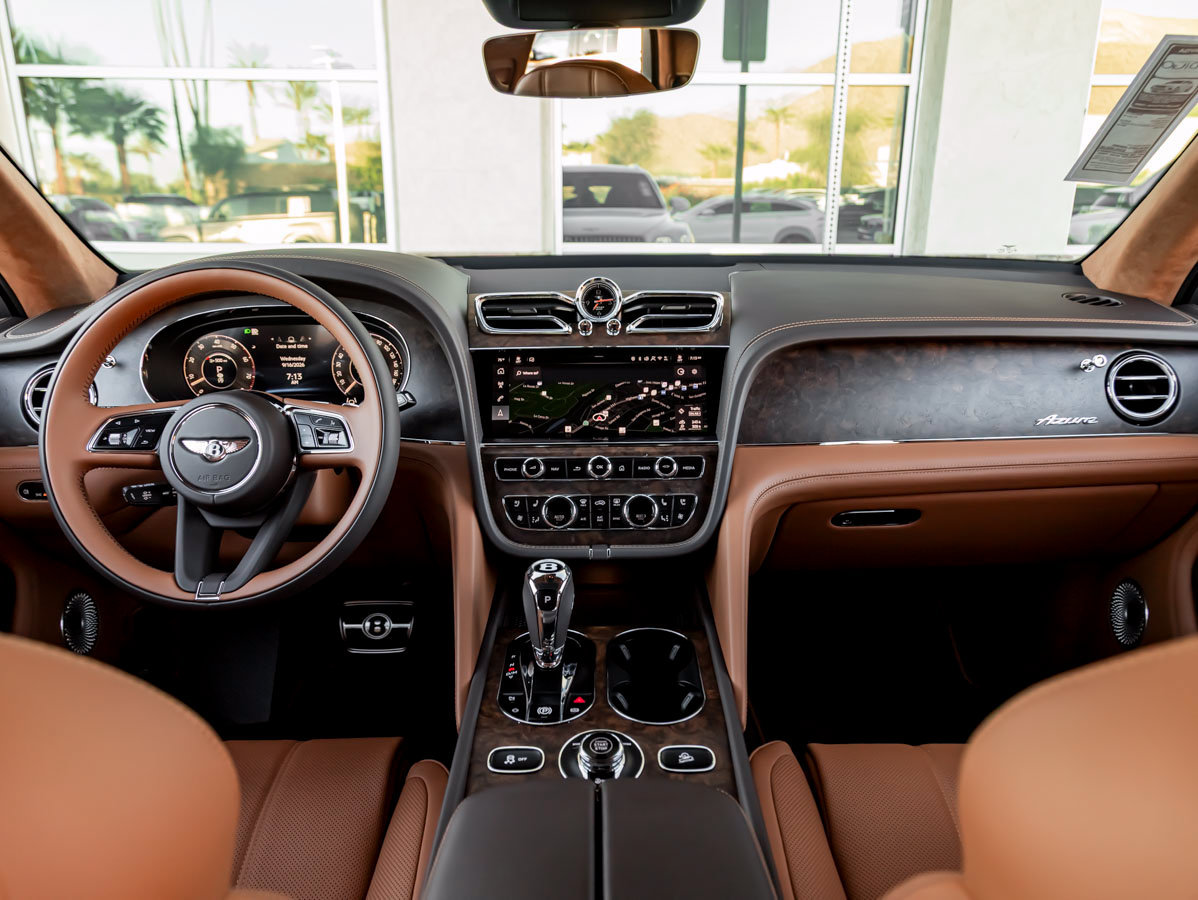 Used 2027 Bentley Bentayga AWD/4WD image 4