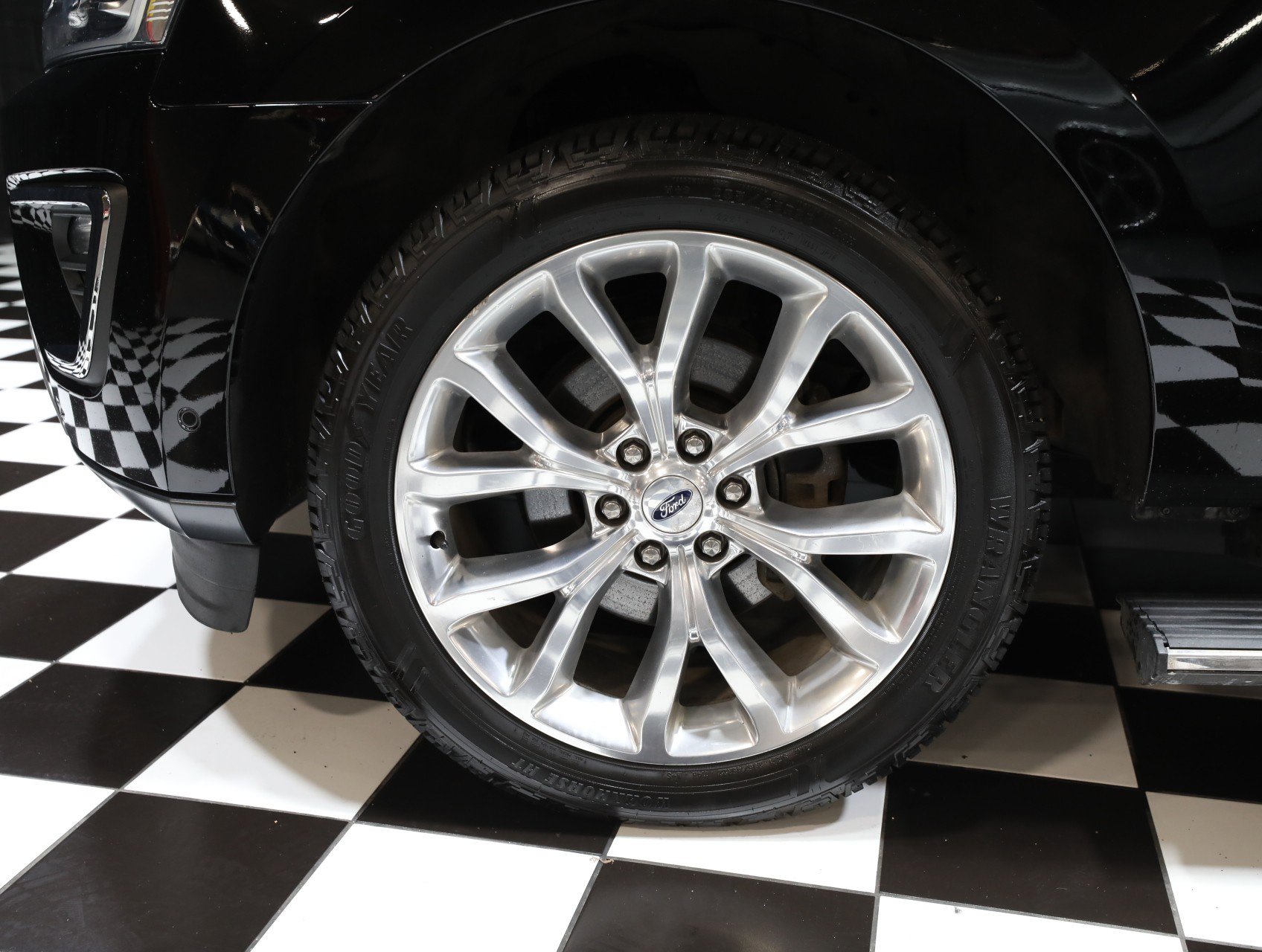 Used 2018 Ford Expedition Max Limited w/ Equipment Group 302A image 25