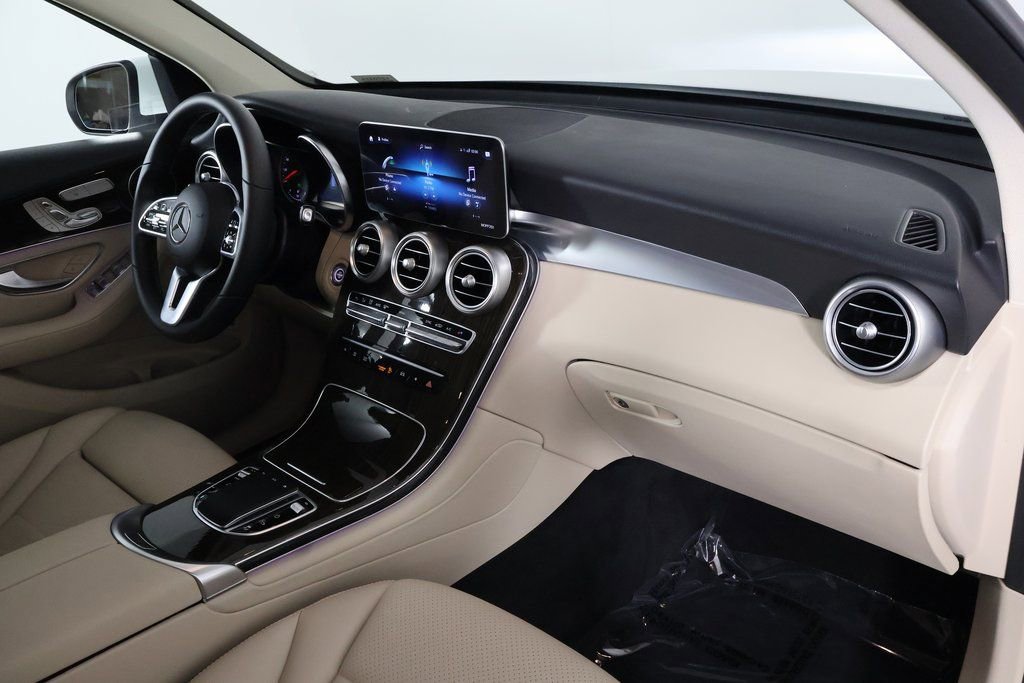 Used 2021 Mercedes-Benz GLC 300 4MATIC image 9