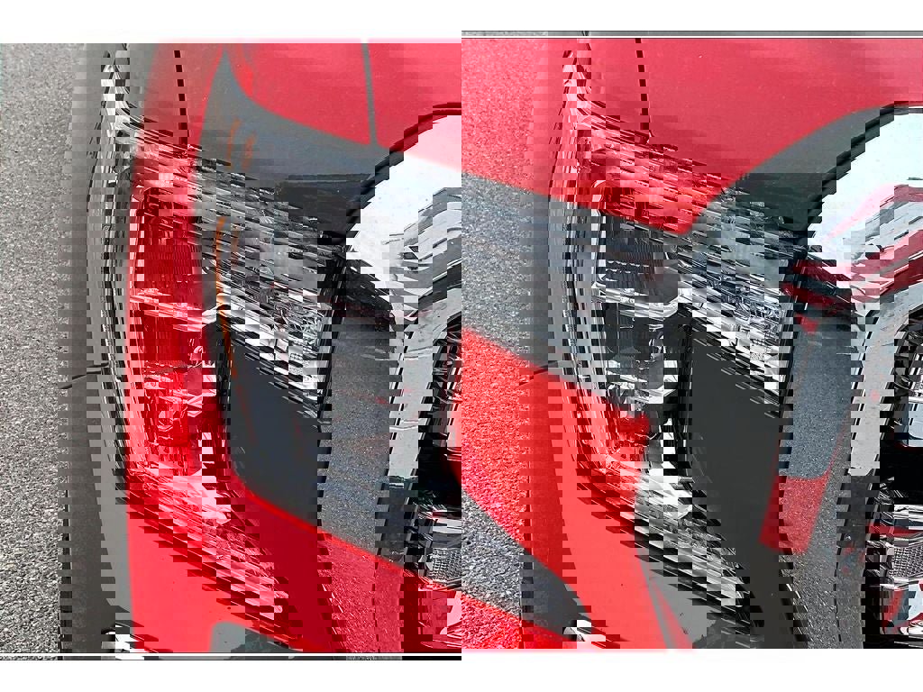 Used 2019 GMC Sierra 1500 SLT w/ SLT Premium Plus Package image 31