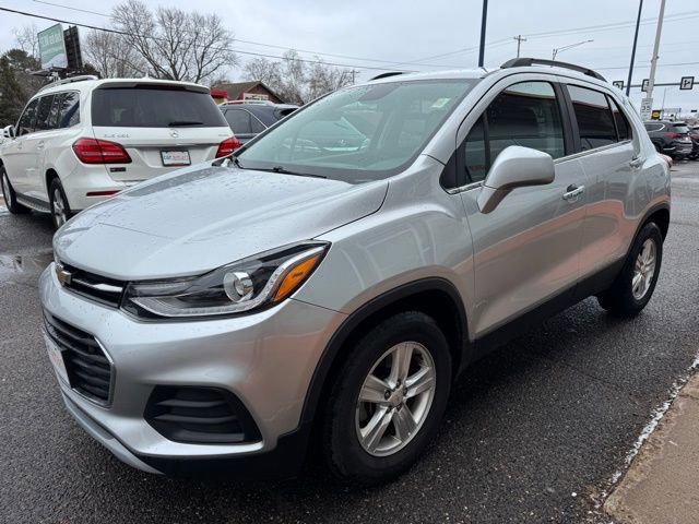 Used 2018 Chevrolet Trax LT w/ LT Convenience Package FWD image 3