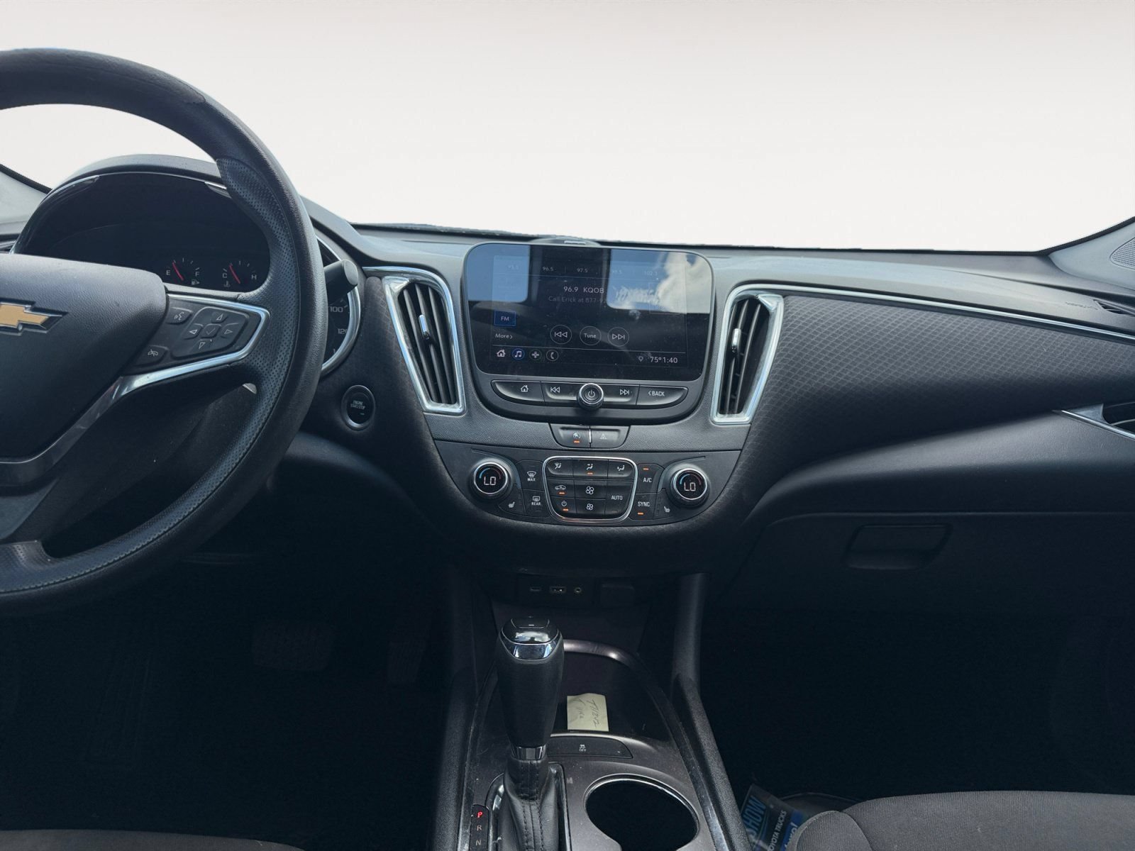 Used 2020 Chevrolet Malibu LT FWD image 11