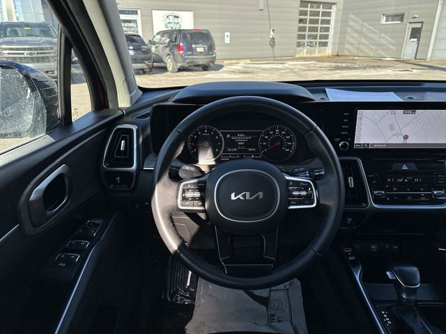 Used 2023 Kia Sorento S image 12