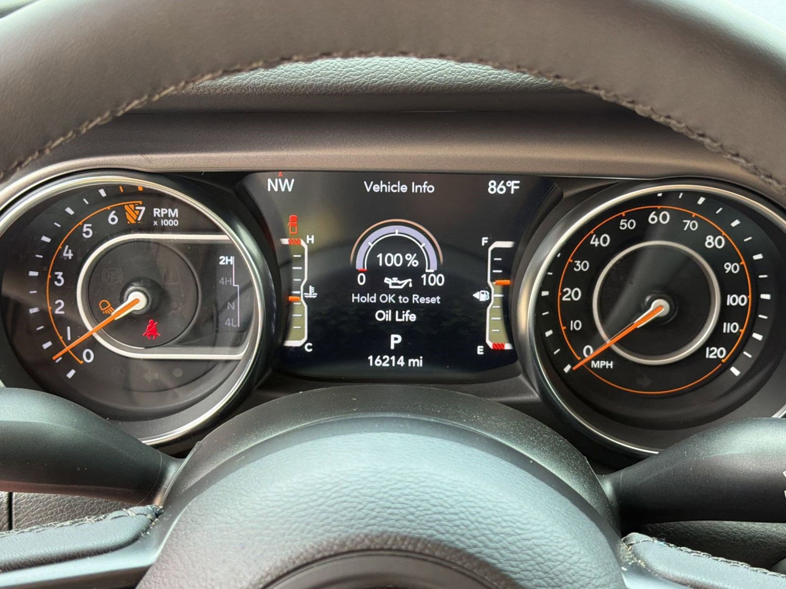 Used 2023 Jeep Gladiator Sport AWD/4WD image 18