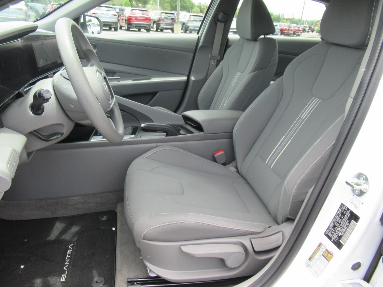 Used 2024 Hyundai Elantra SEL FWD image 18