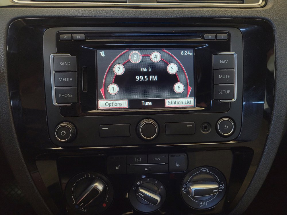 Used 2015 Volkswagen Jetta Sport FWD image 25