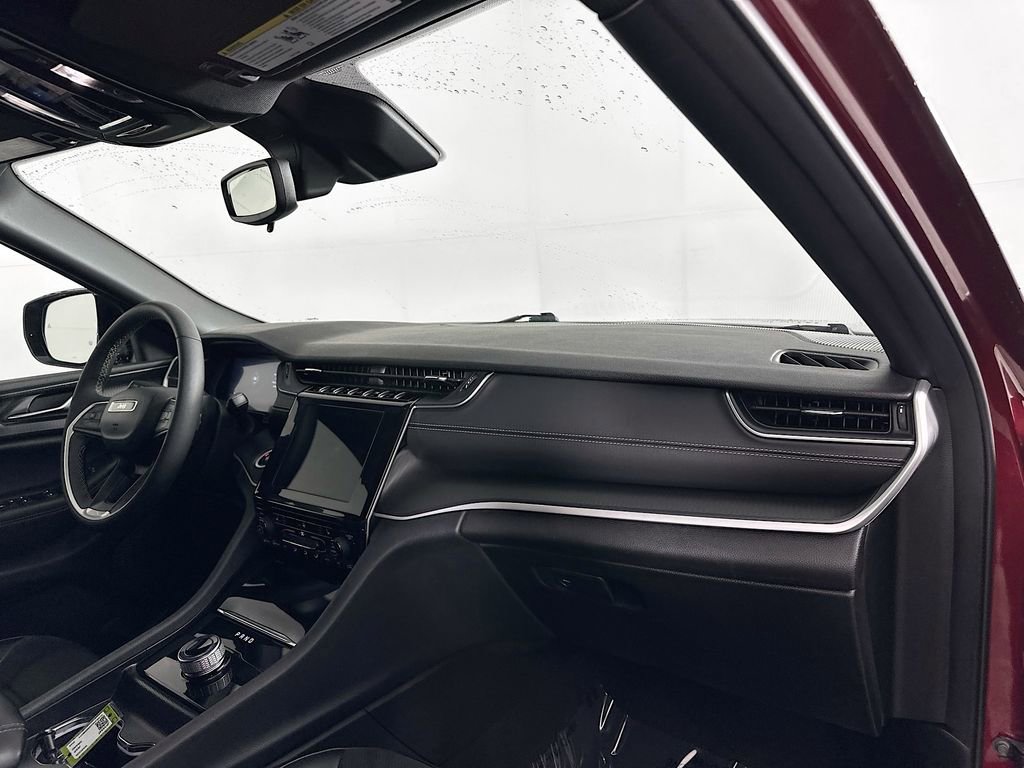 Certified 2024 Jeep Grand Cherokee Altitude image 40