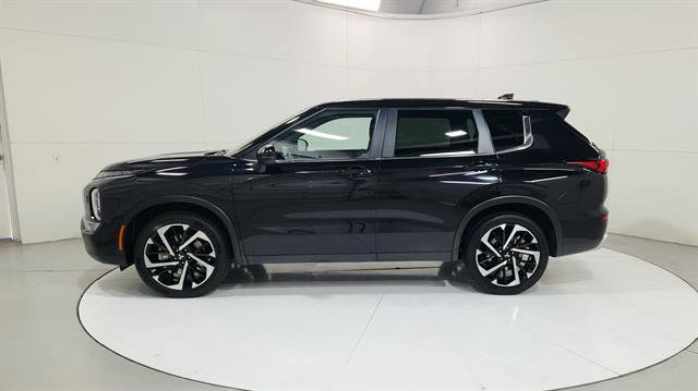 Used 2024 Mitsubishi Outlander SE image 5