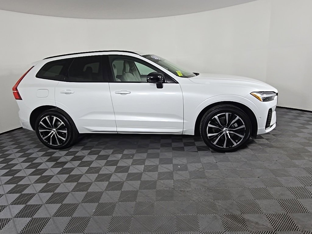 Certified 2023 Volvo XC60 B5 Plus w/ Climate Package image 8
