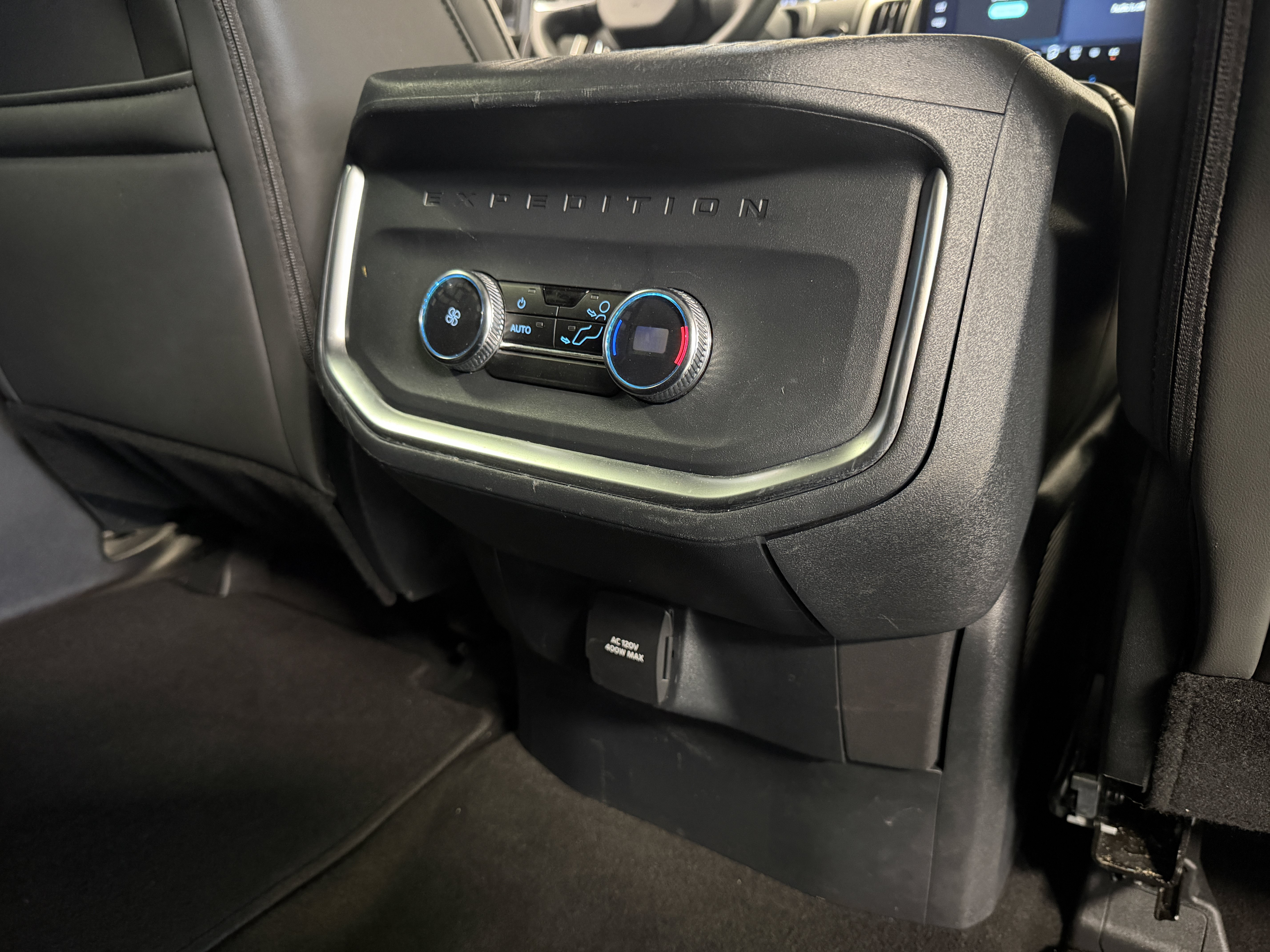Used 2025 Ford Expedition Active AWD/4WD image 20