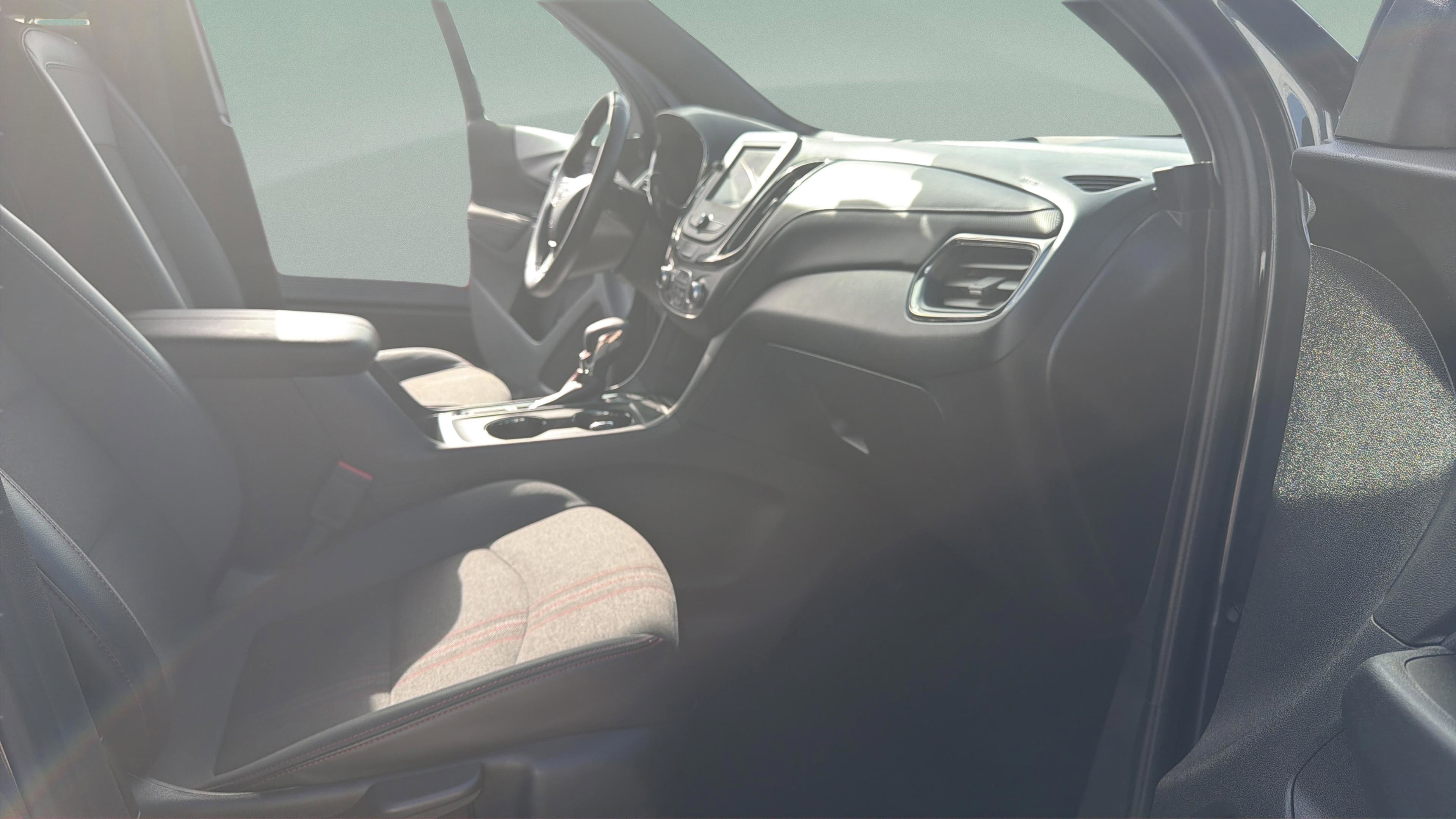 Used 2022 Chevrolet Equinox RS AWD/4WD image 23