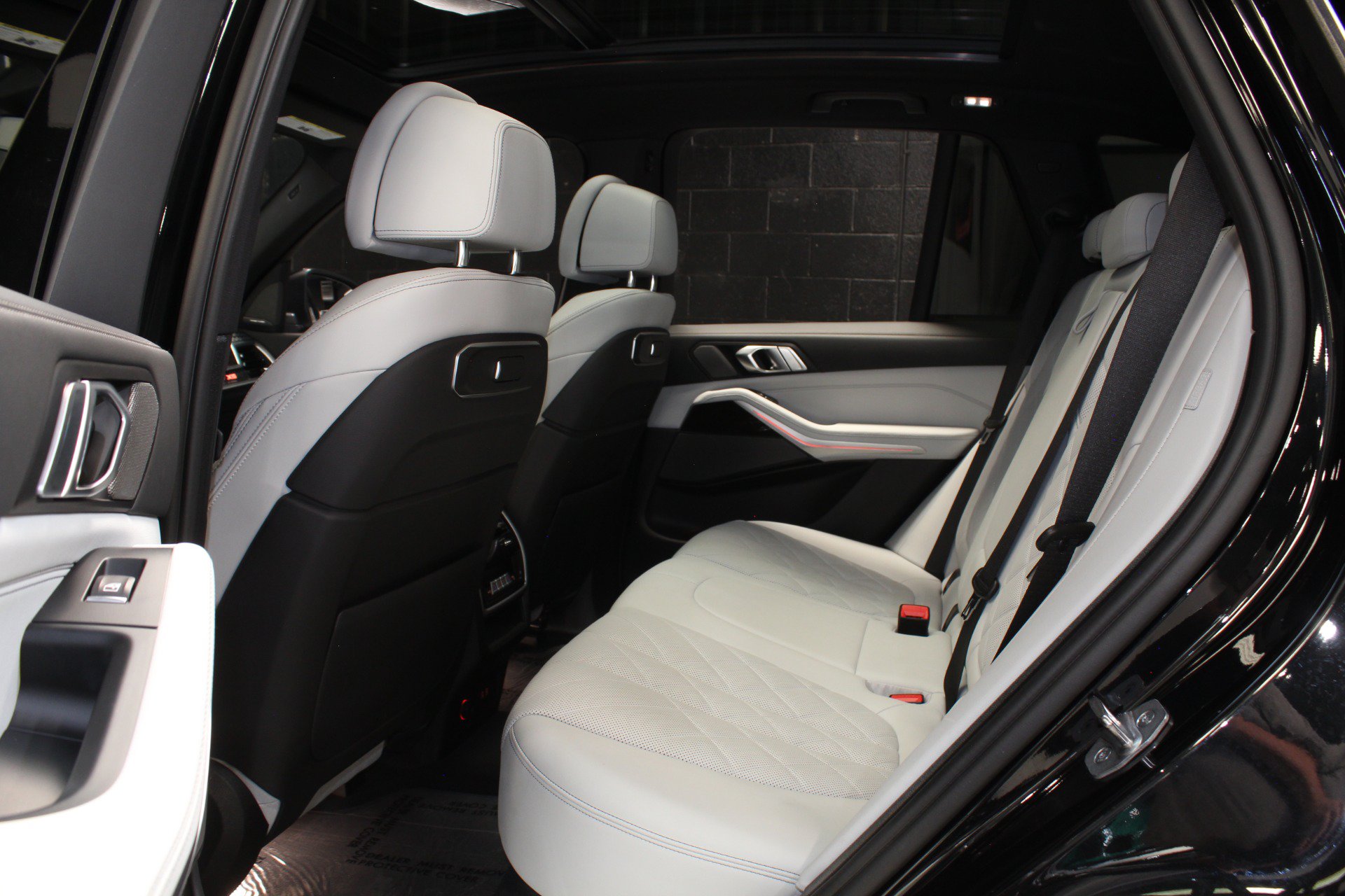 Used 2024 BMW X5 sDrive40i w/ Premium Package RWD image 39