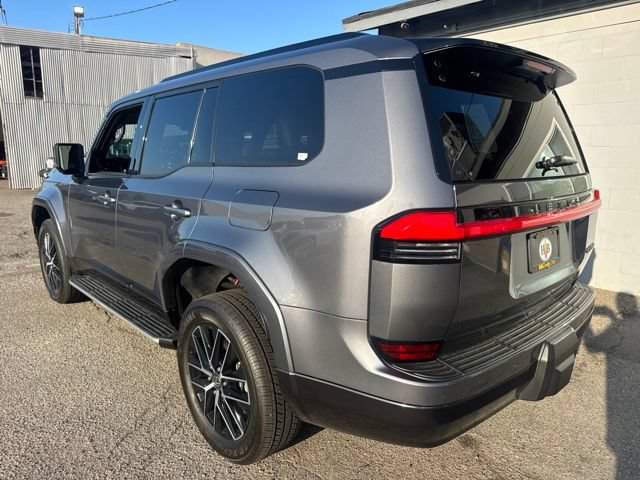 Used 2024 Lexus GX 550 w/ Accessory Package (31) AWD/4WD image 7