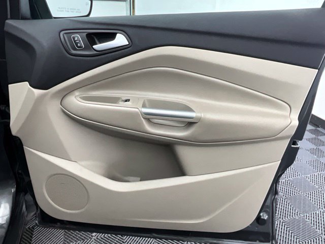 Used 2019 Ford Escape Titanium FWD image 18