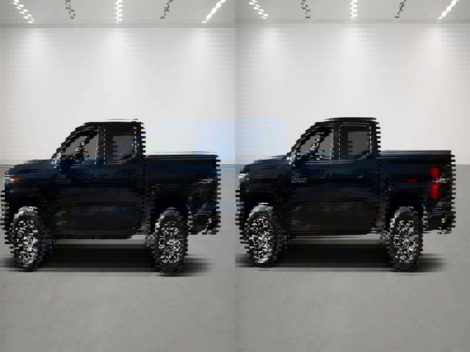 Used 2023 Chevrolet Colorado LT w/ LT Convenience Package III image 2