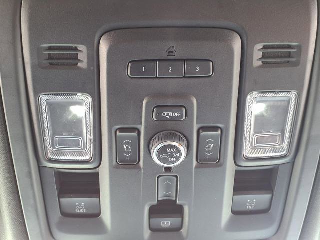 Used 2023 GMC Yukon Denali Ultimate AWD/4WD image 18