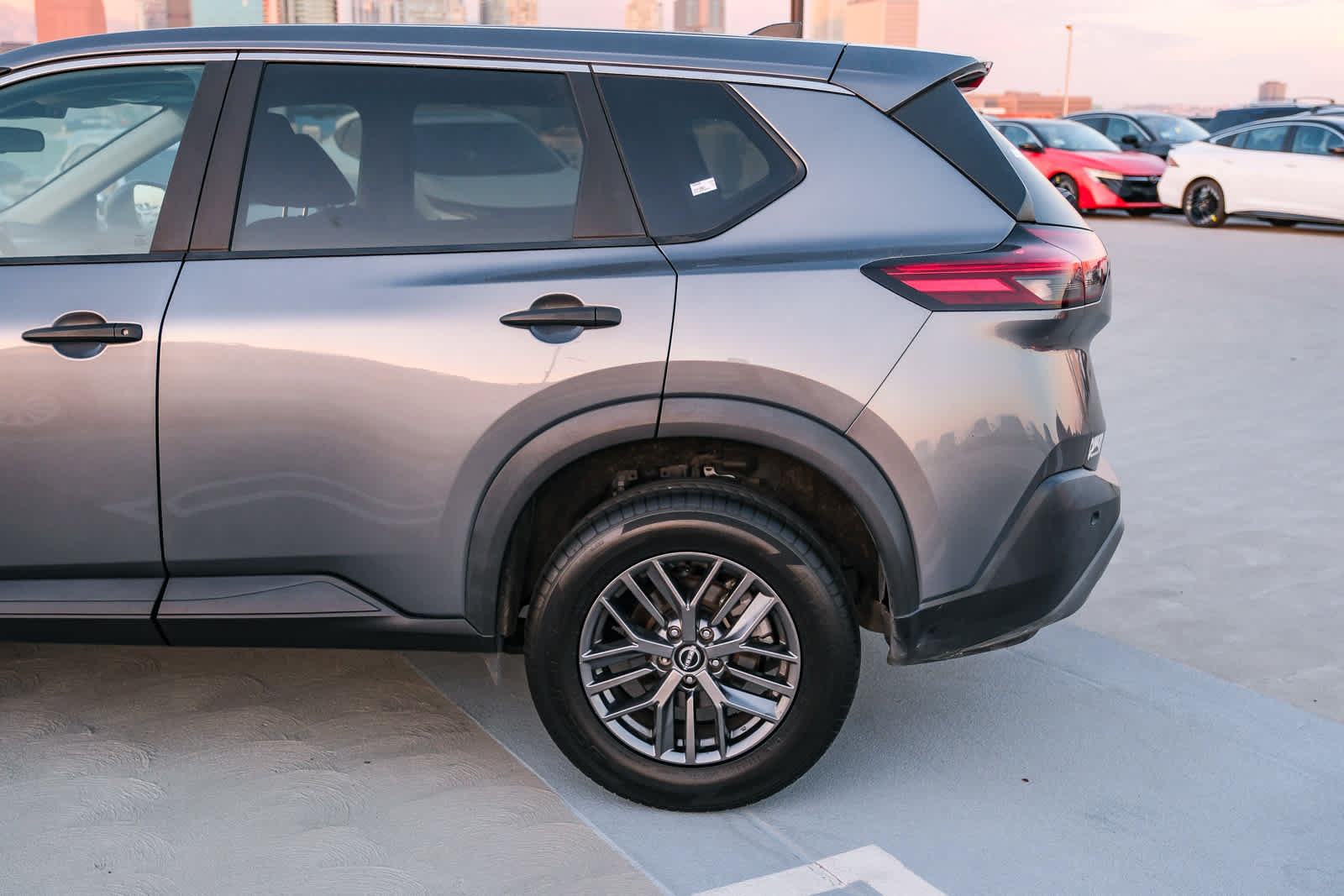 Used 2023 Nissan Rogue S FWD image 8