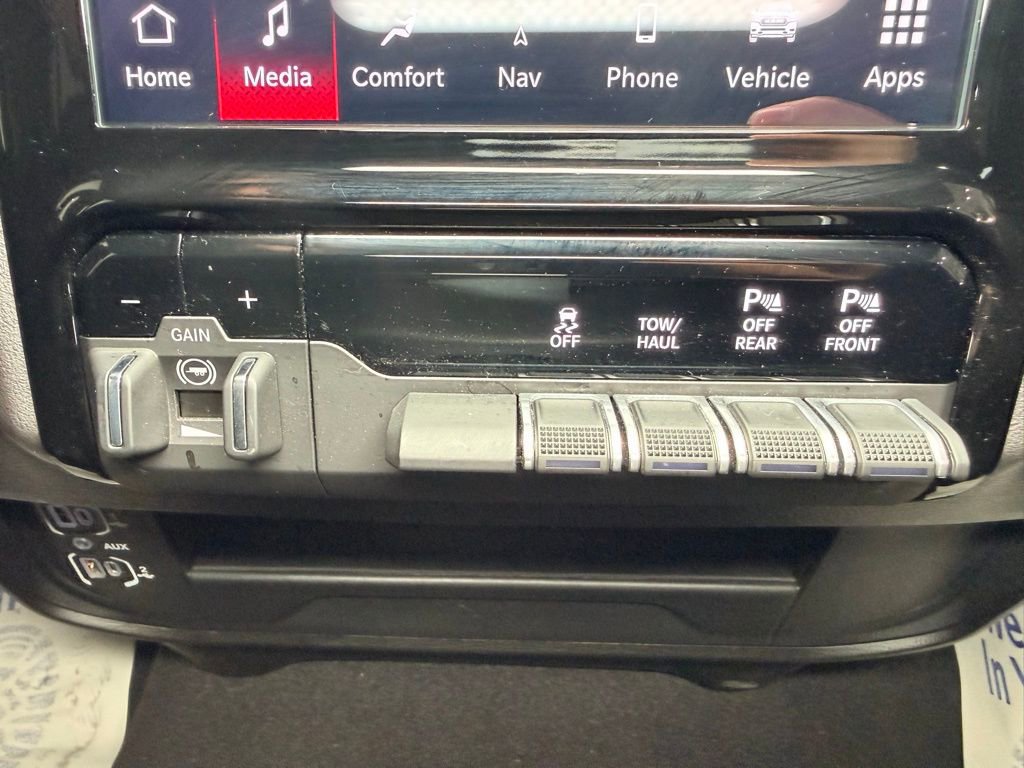 Used 2025 RAM 2500 Big Horn AWD/4WD image 14