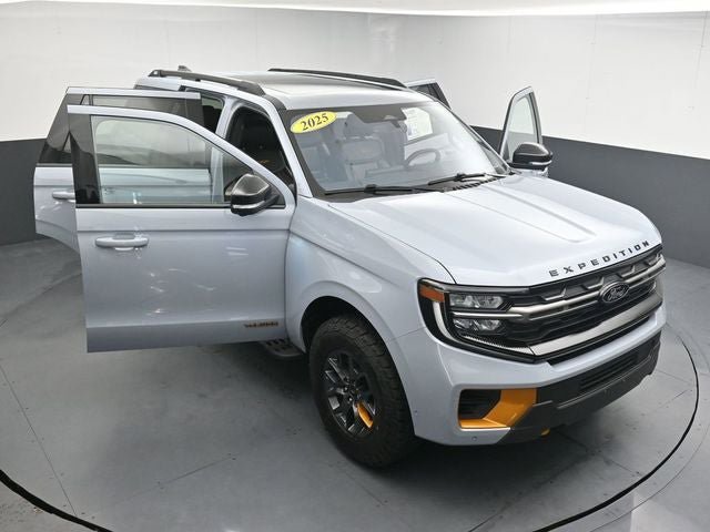 Used 2025 Ford Expedition Tremor AWD/4WD image 36