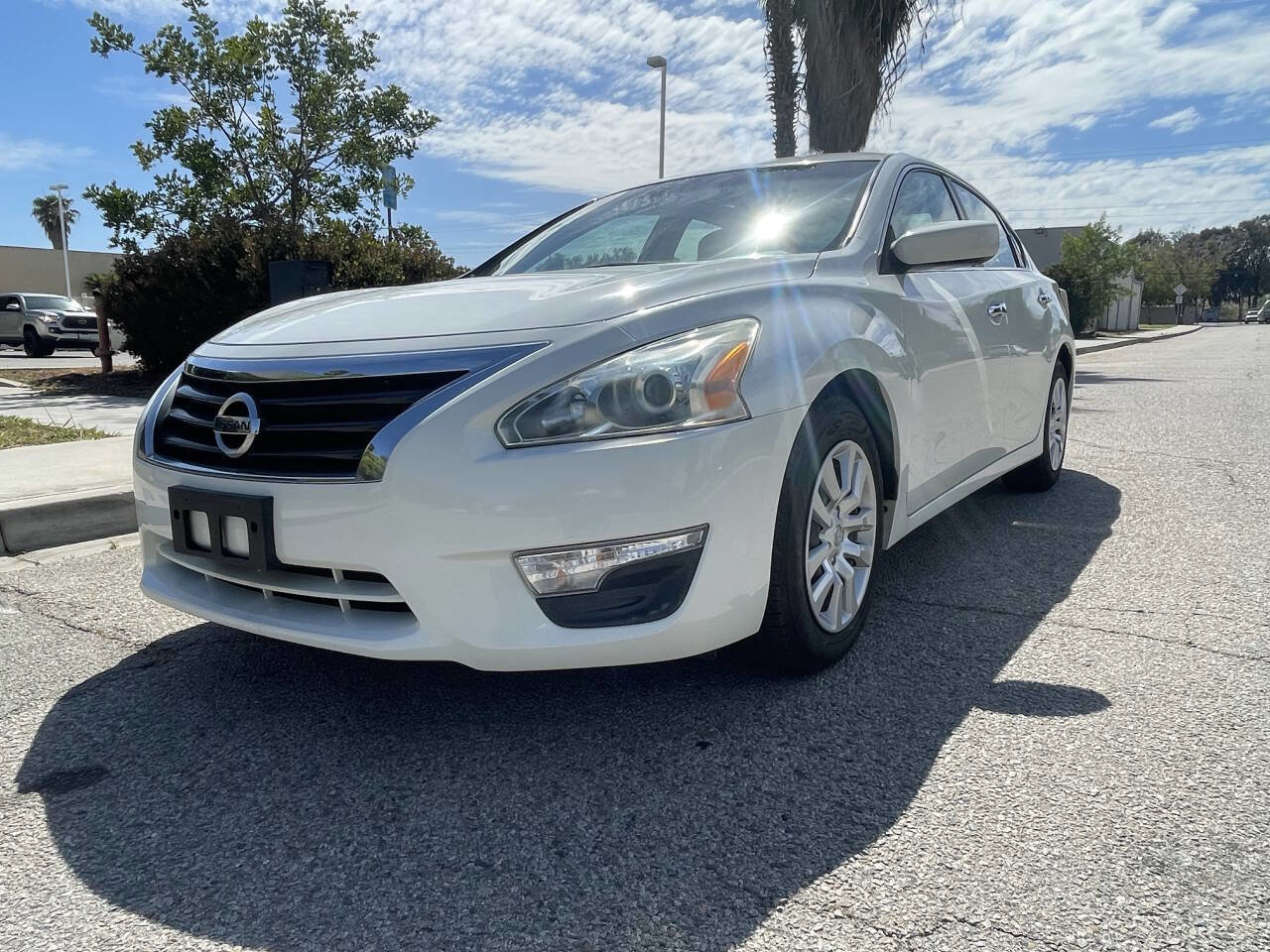 Used 2015 Nissan Altima 2.5 S FWD image 2