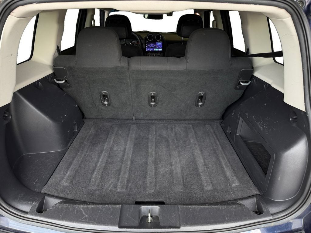 Used 2016 Jeep Patriot Sport w/ Tire & Wheel Group FWD image 17