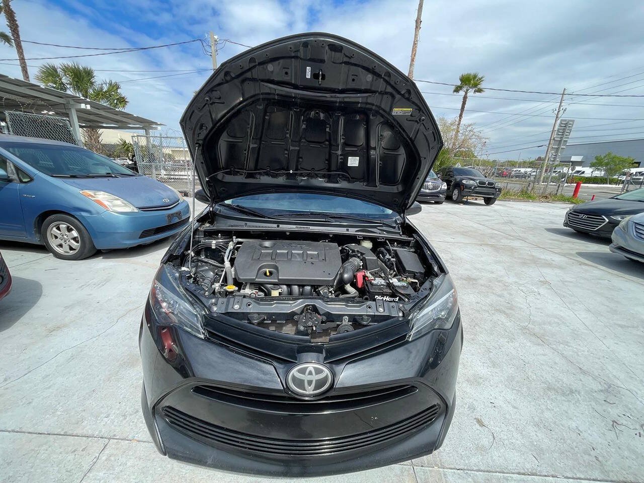 Used 2017 Toyota Corolla LE FWD image 21