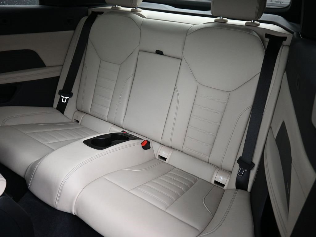 Used 2023 BMW 440i xDrive Convertible w/ Premium Package image 16