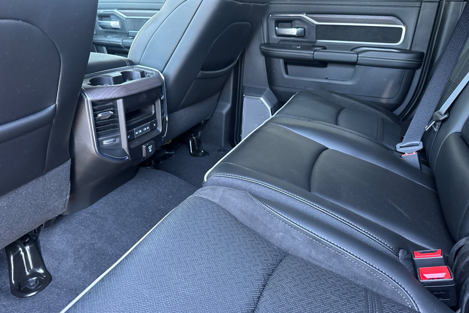 New 2026 RAM 3500 Laramie AWD/4WD image 11