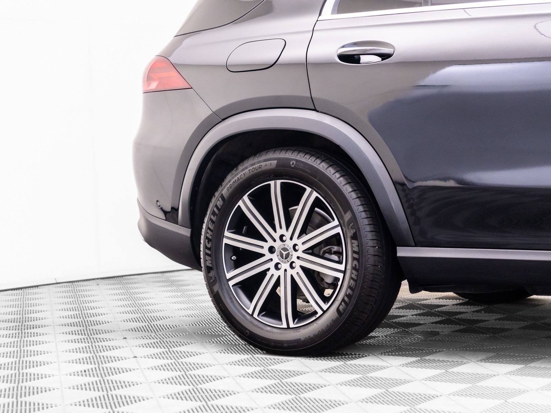 Used 2024 Mercedes-Benz GLE 350 4MATIC w/ Winter Package image 37
