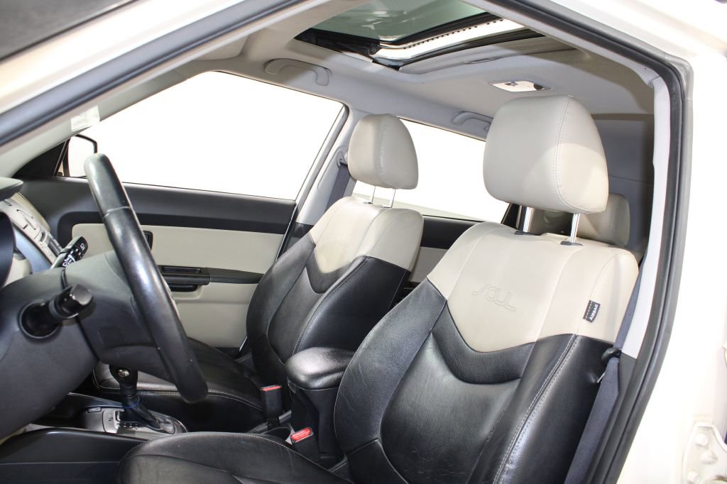 Used 2011 Kia Soul ! FWD image 14