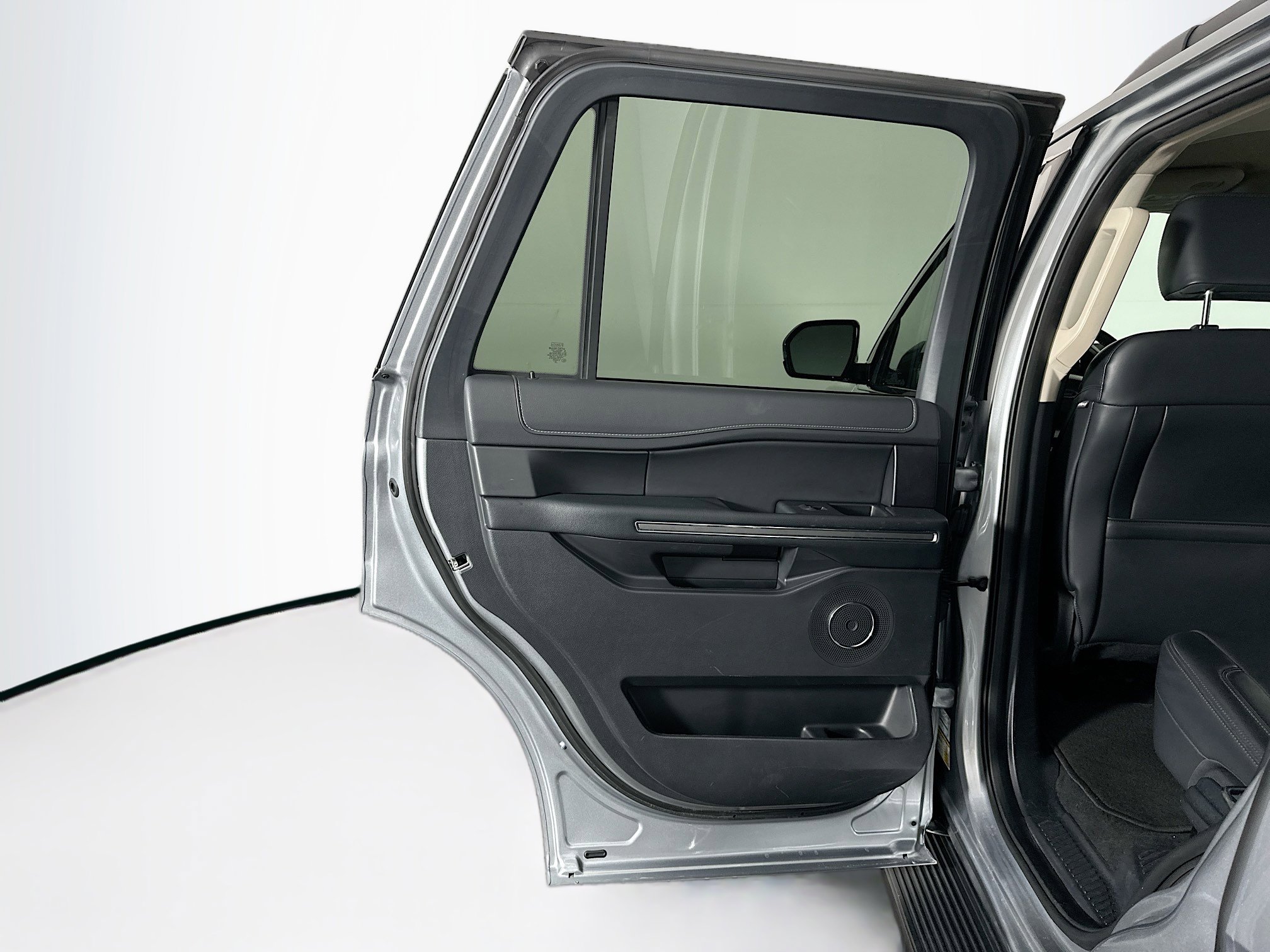 Used 2024 Ford Expedition XLT image 26