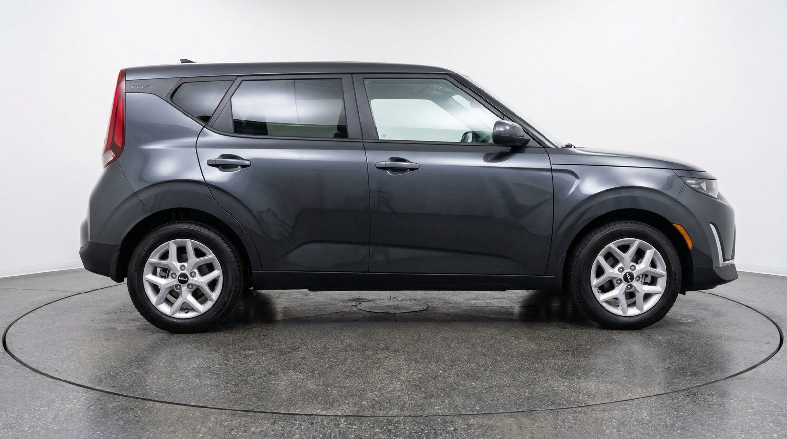 Used 2025 Kia Soul LX w/ LX Technology Package image 11
