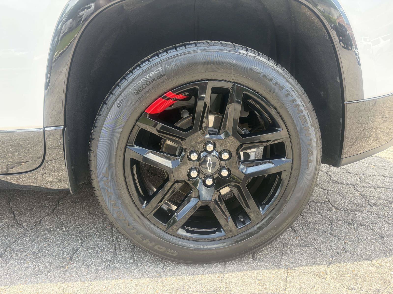 Used 2022 Chevrolet Traverse Premier w/ Redline Edition FWD image 29