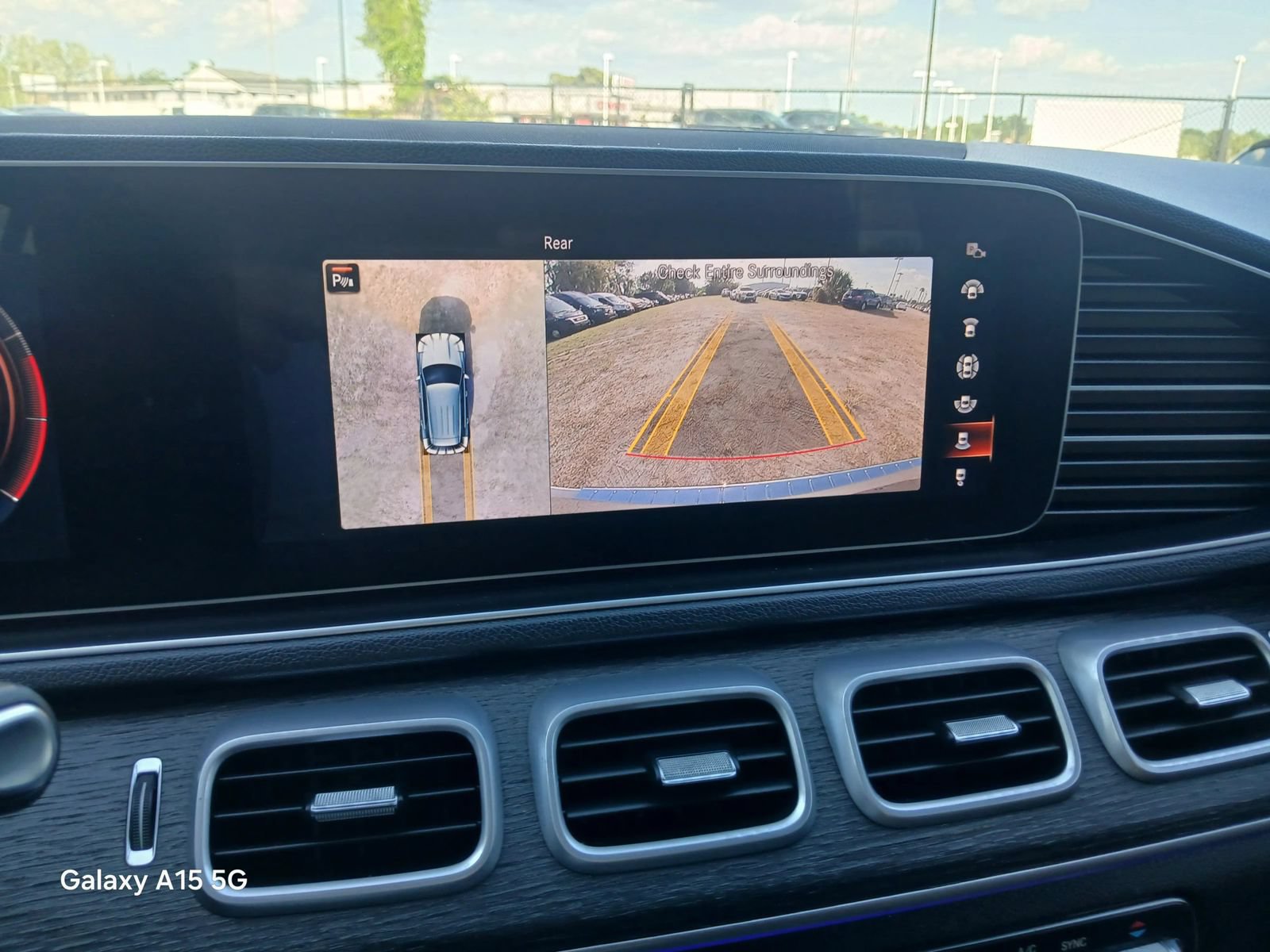 Used 2020 Mercedes-Benz GLE 350 4MATIC w/ Premium Package image 31