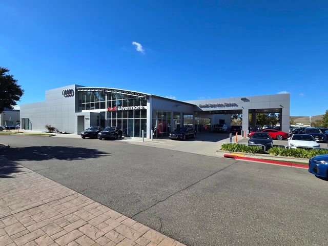 Used 2022 Audi e-tron GT Premium Plus image 32