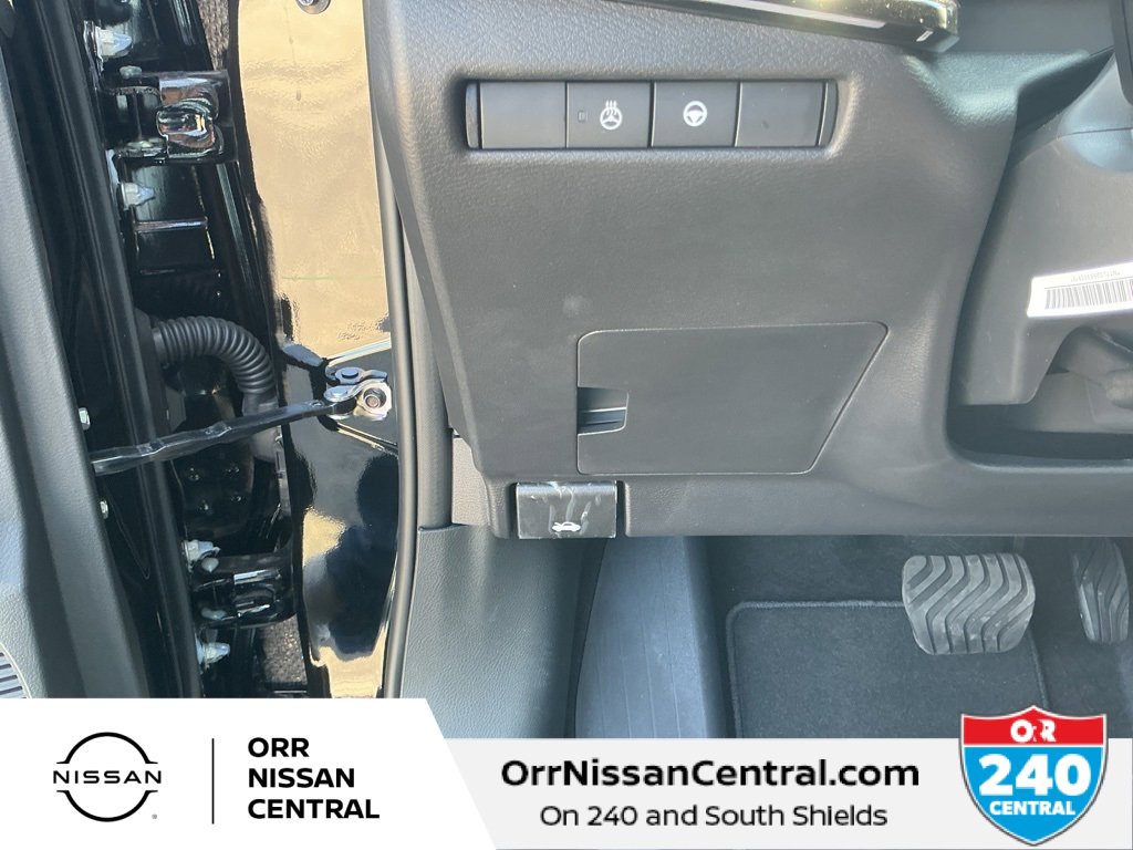 New 2025 Nissan Kicks SR w/ SR Premium Package image 19