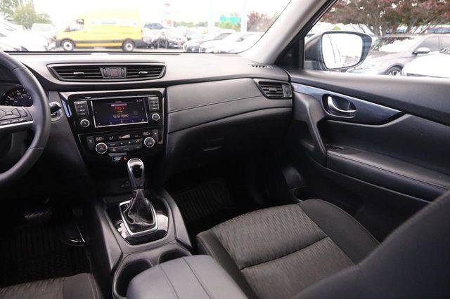 Used 2018 Nissan Rogue SV FWD image 26