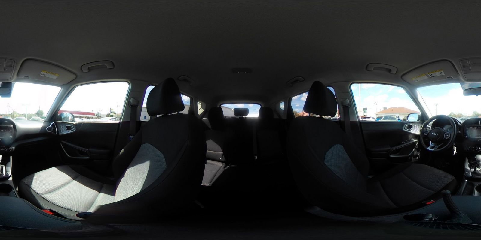 Used 2025 Kia Soul LX w/ LX Technology Package image 40