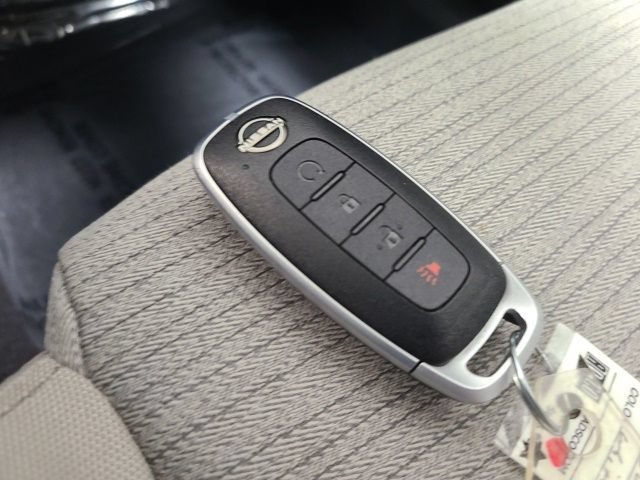 Used 2023 Nissan Rogue SV AWD/4WD image 34