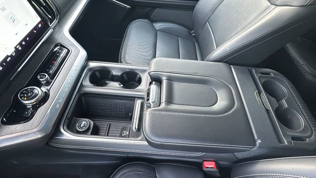 Used 2025 Ford Expedition Platinum AWD/4WD image 23