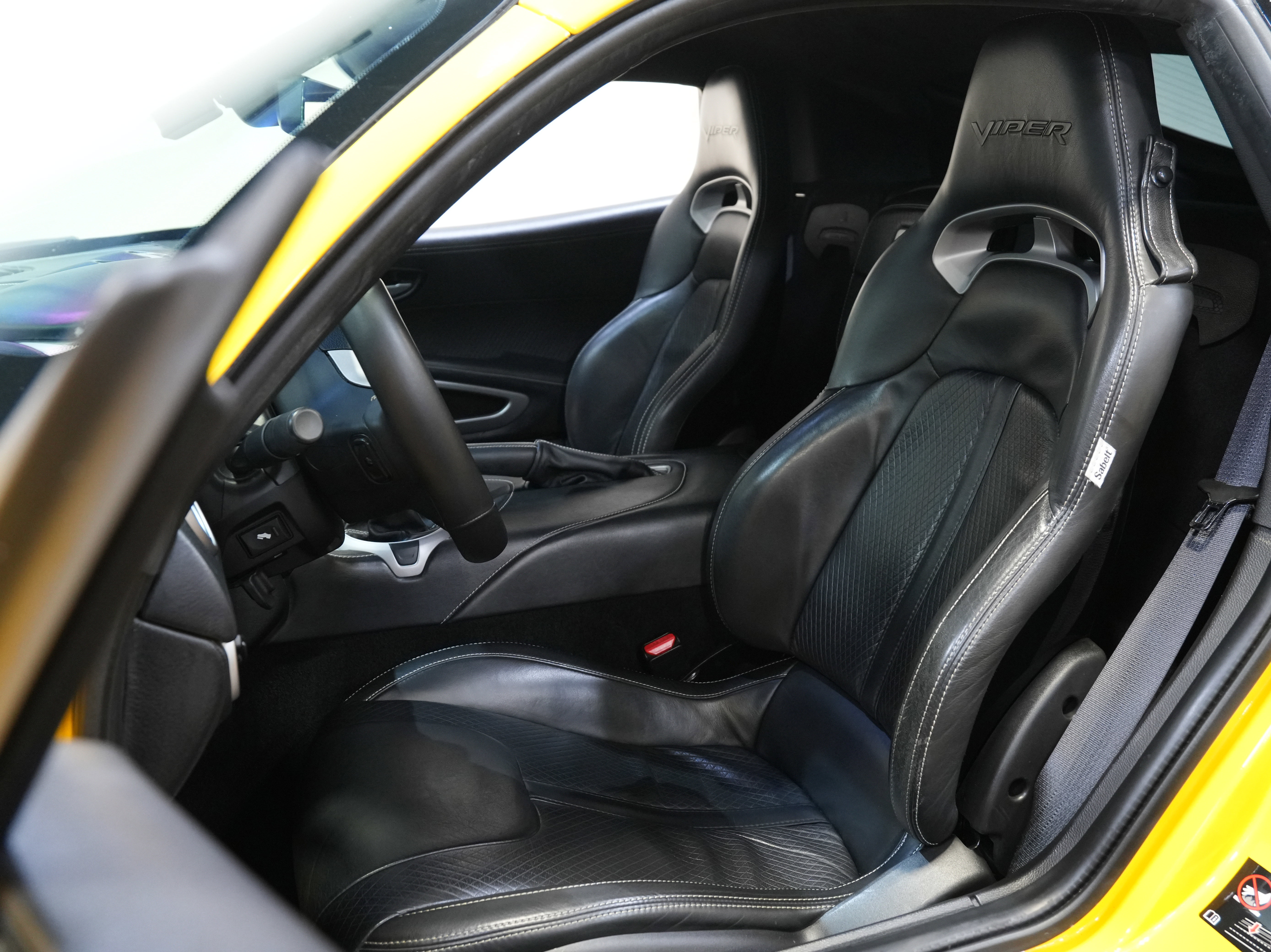 Used 2013 SRT Viper GTS w/ GTS Laguna Interior Pkg image 29