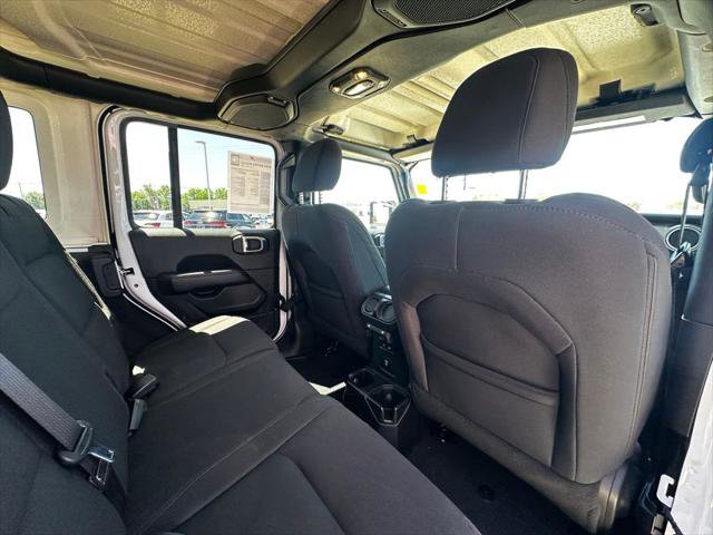 Used 2019 Jeep Wrangler Unlimited Sahara AWD/4WD image 26
