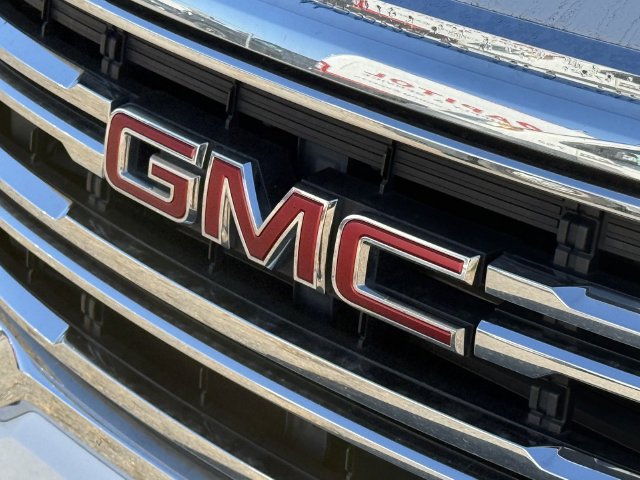 Used 2020 GMC Acadia SLE w/ Driver Convenience Package FWD image 8