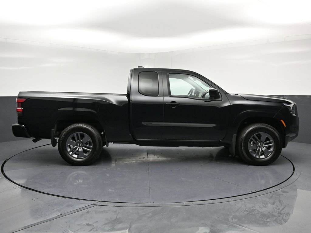 Used 2025 Nissan Frontier SV image 26